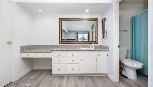 Fullerton, CA 92831,400 N Acacia #D35