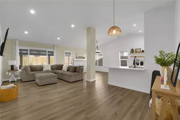 Adelanto, CA 92301,10912 Pershing