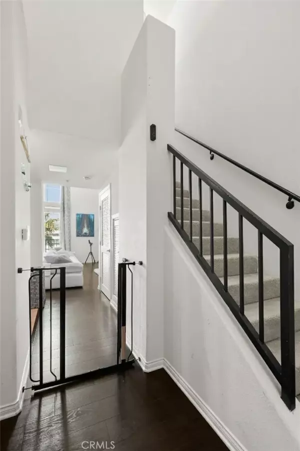 Los Angeles, CA 90031,360 W Avenue 26 #401