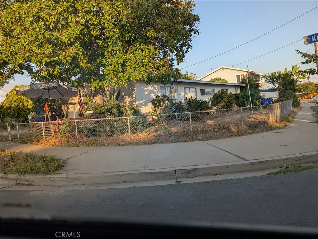 San Diego, CA 92117,4527 Kickapoo Court