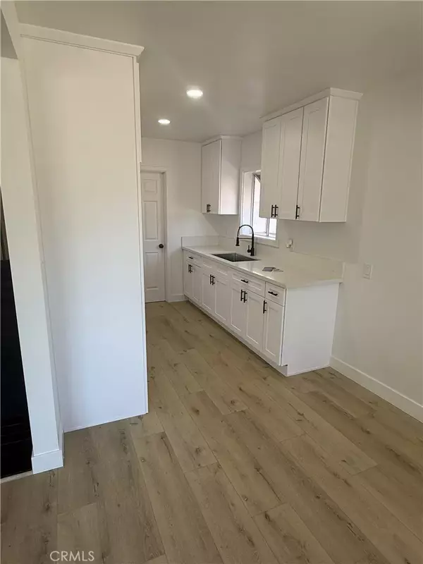 Fontana, CA 92335,8930 Boxwood