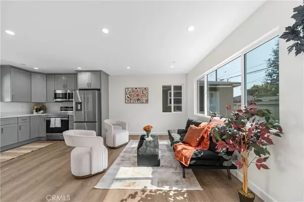 Glendora, CA 91741,315 W Bennett #A