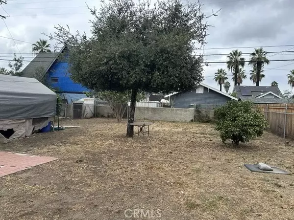 Pomona, CA 91768,1063 N Gordon