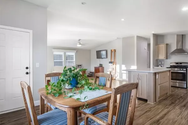 Saugus, CA 91390,29021 Bouquet Canyon #323