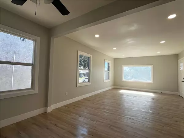 Compton, CA 90220,961 W Laurel Street