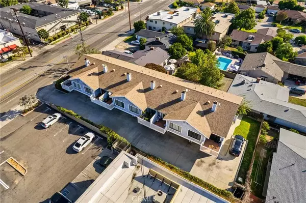 Monrovia, CA 91016,916 W Duarte