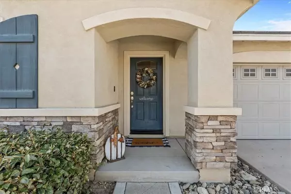 Fontana, CA 92336,6362 Gold Finch Way