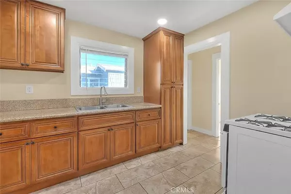 Pomona, CA 91767,656 E Columbia