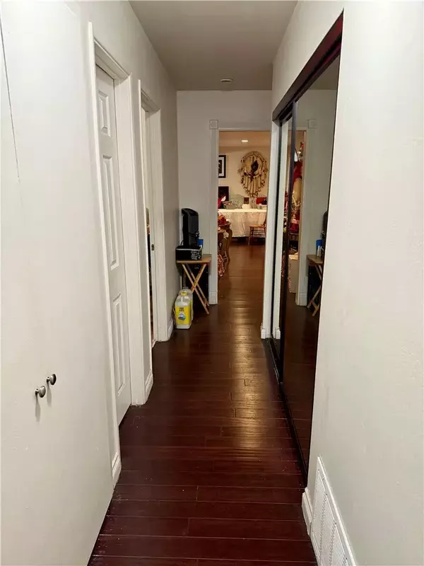 Oxnard, CA 93033,4010 S J