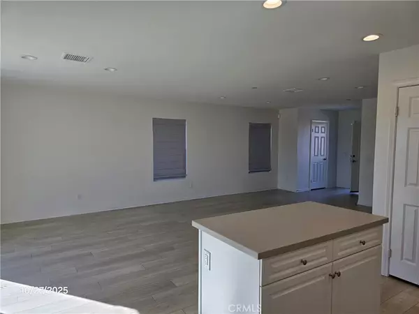 Victor Valley, CA 92392,11625 Halter