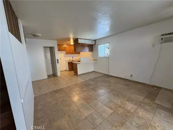 Ontario, CA 91764,1123 E La Deney Court