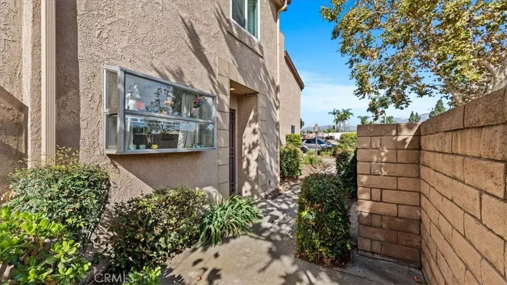 Ontario, CA 91762,1706 S Mountain