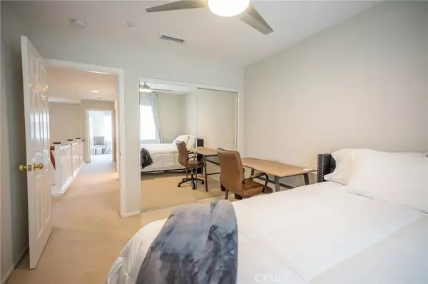 Sylmar, CA 91342,12207 Via Santa Marta