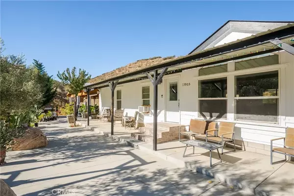 Hesperia, CA 92345,13905 Summit Valley