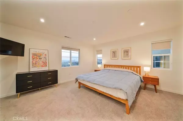 Fontana, CA 92336,16065 Jaegar Lane