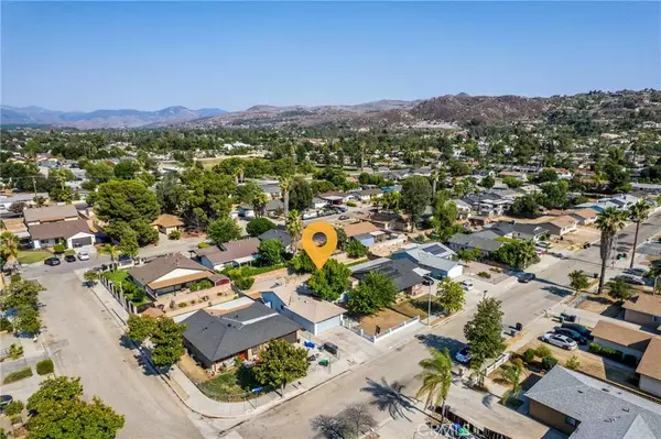 Hemet, CA 92543,910 Marlyce Lane