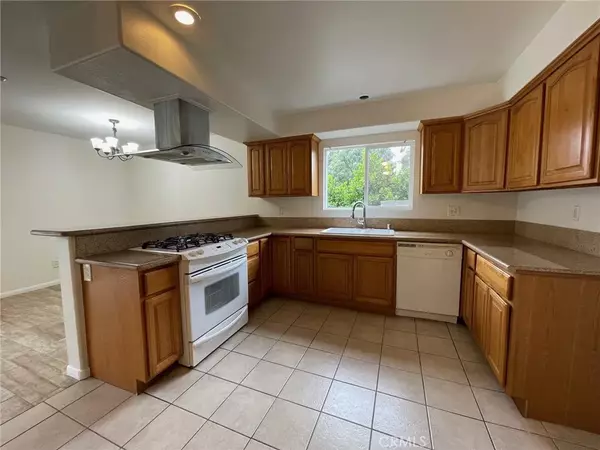 Upland, CA 97186,410 E Arrow Highway