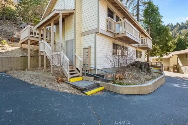 Lake Arrowhead, CA 92352,323 Canyon Crest