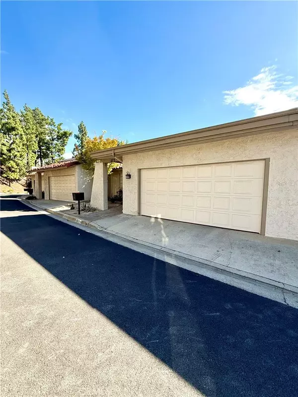 Claremont, CA 91711,874 W Highpoint