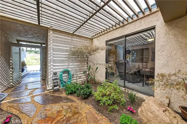 Claremont, CA 91711,892 W Highpoint