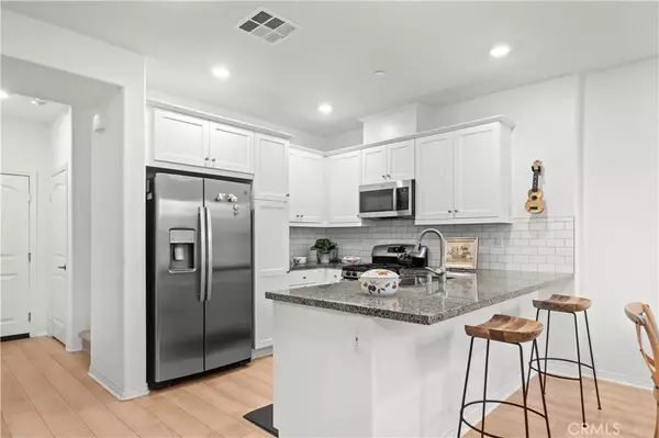 Fontana, CA 92336,16502 Casa Grande #105