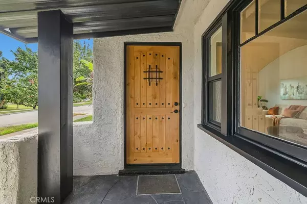 Los Angeles, CA 90047,6119 Haas