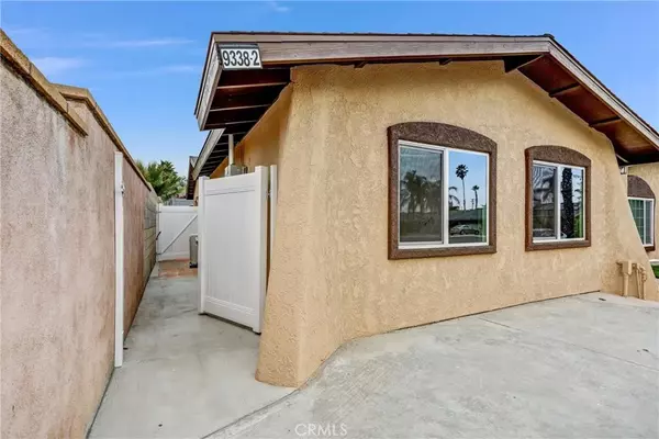 Fontana, CA 92335,9338 Emerald Avenue #2