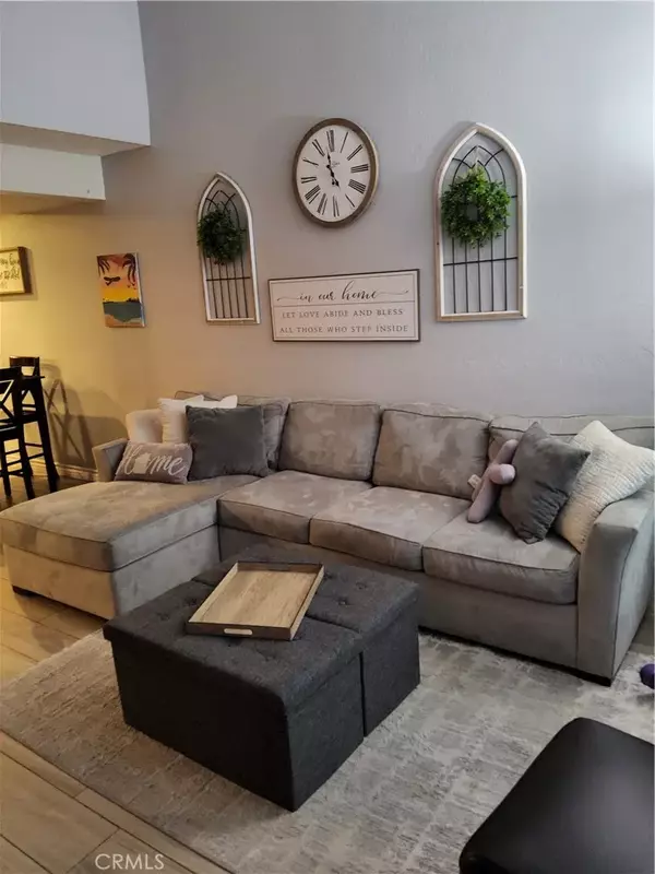 Upland, CA 91786,435 W 9th #B3