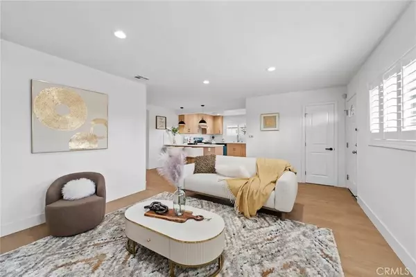 Monrovia, CA 91016,401 E Cherry