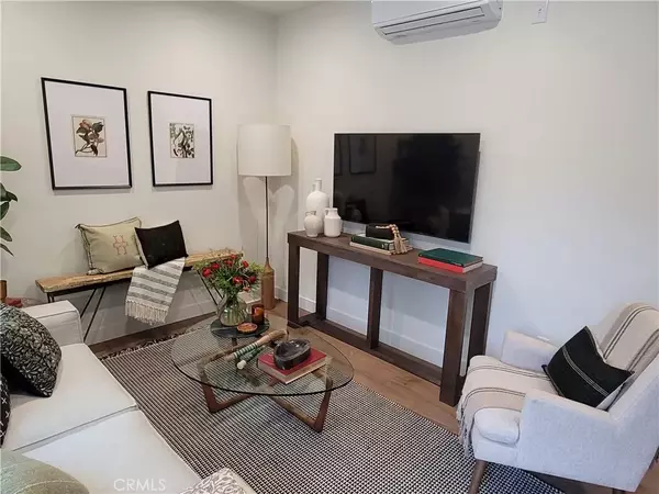 Los Angeles, CA 90065,3649 cazador