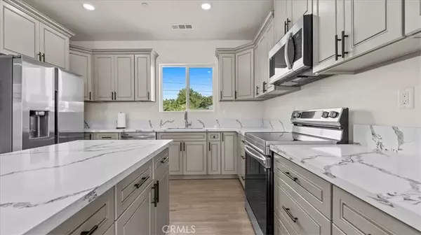 Perris, CA 92570,21402 Short Ridge