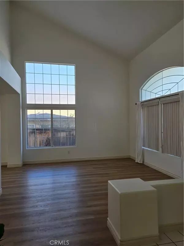 Victorville, CA 92392,12334 Navajo