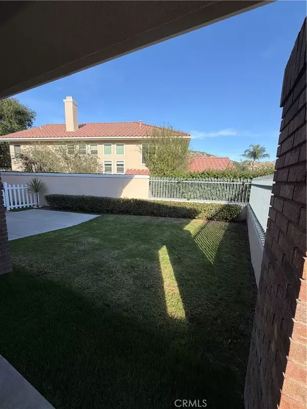 Lake Forest, CA 92610,17 Pastora