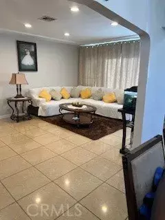 Bellflower, CA 90706,9917 Van Ruiten