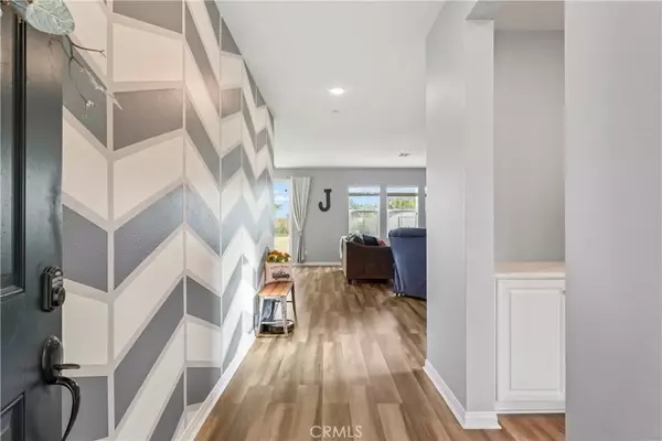 San Jacinto, CA 92582,695 Poo Ish