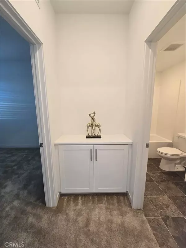 Ontario, CA 91761,2562 E Crane Court