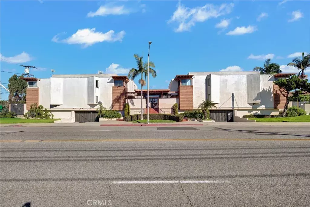 Downey, CA 90241,7033 Stewart And Gray Road #24