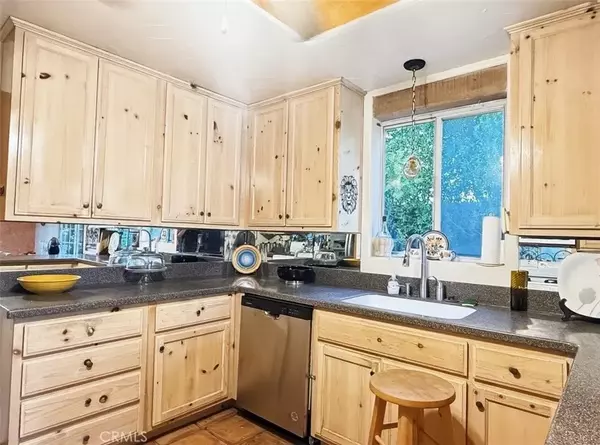 Palm Springs, CA 92264,1932 S Barona