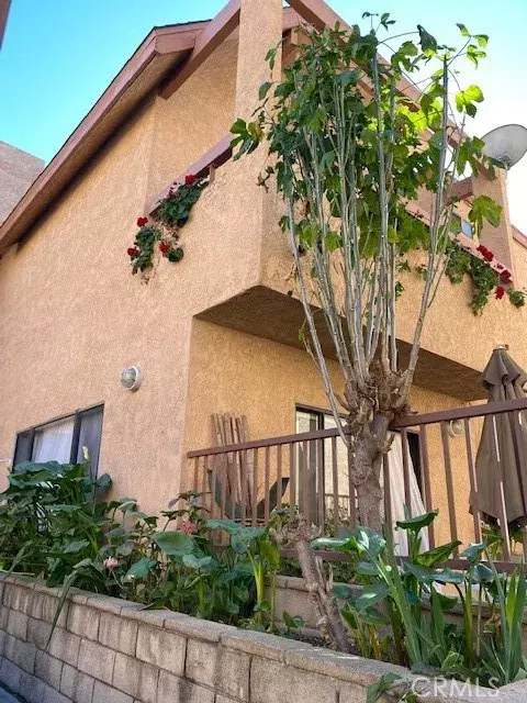 717 E Chestnut #8, Santa Ana, CA 92701