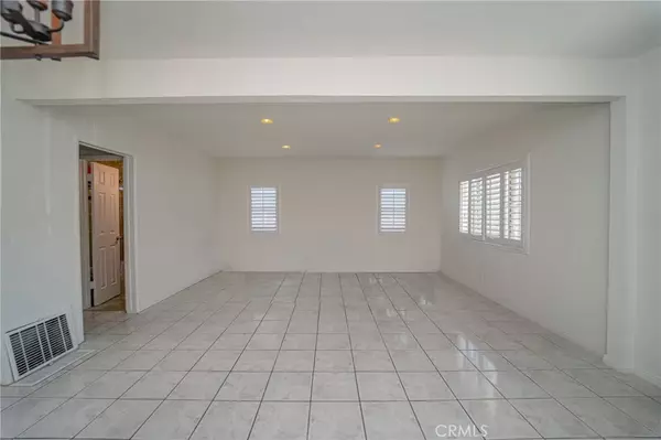 Hawthorne, CA 90250,4629 W 141st Street