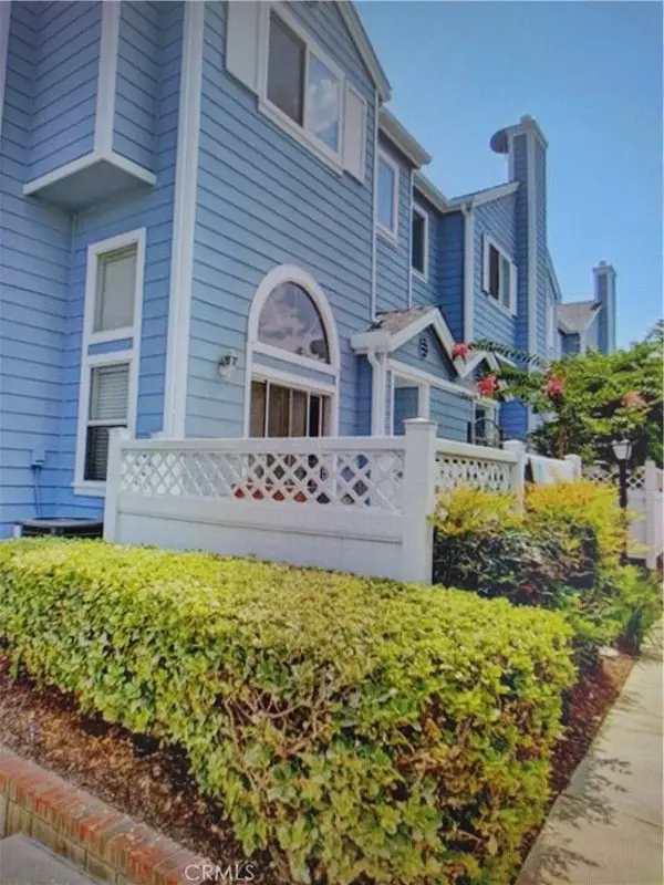 12820 Sycamore Village Drive, Norwalk, CA 90650