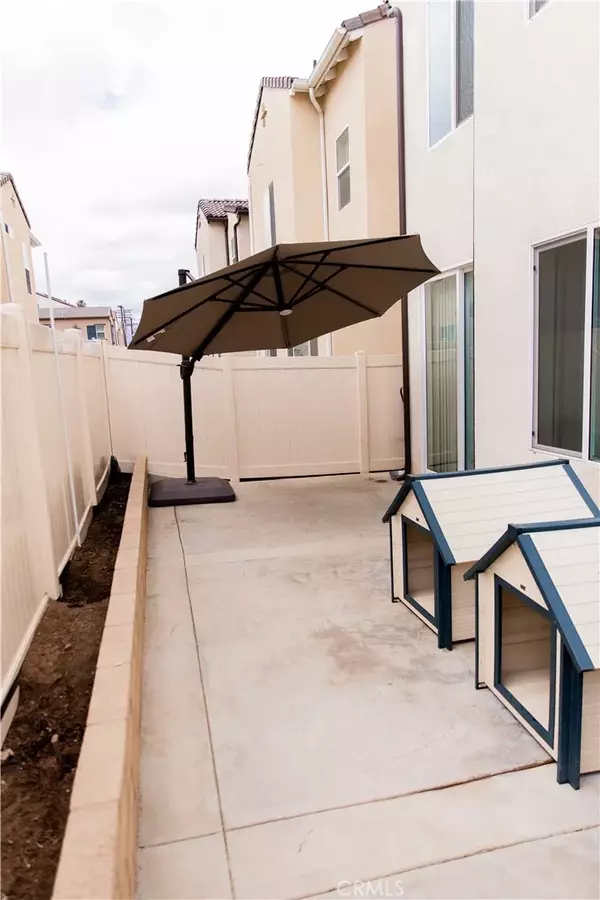 Corona, CA 92879,3827 Grant Street #15