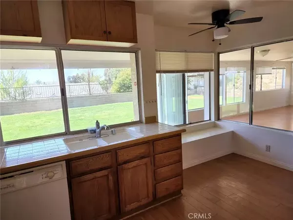Saugus, CA 91350,27741 Carnegie Avenue
