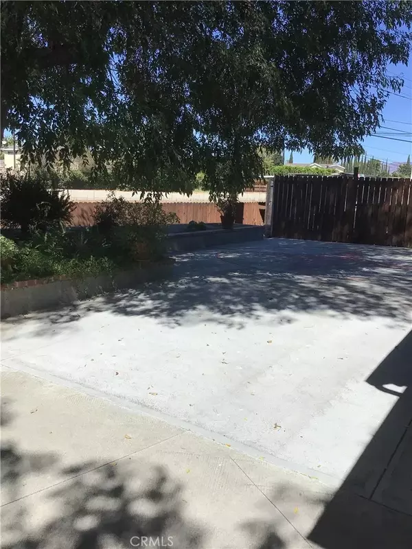 North Hollywood, CA 91605,13316 Ratner Street