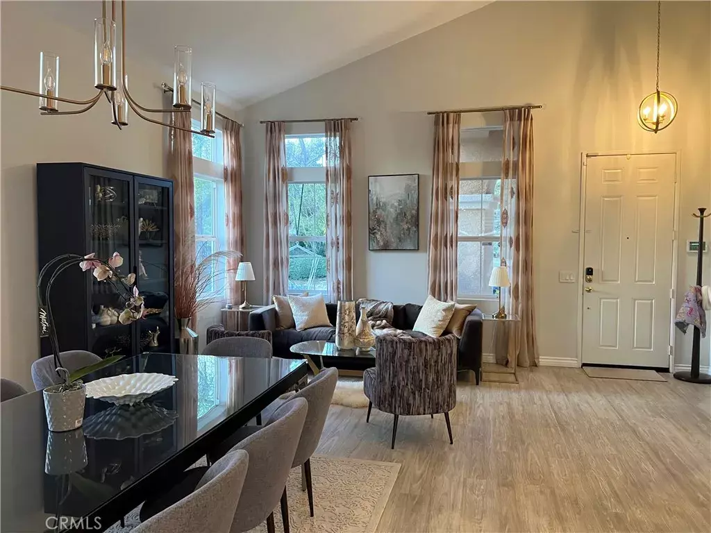 Newhall, CA 91321,23816 Oakhurst Drive