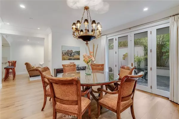 Beverly Hills, CA 90212,261 S Reeves Drive #105