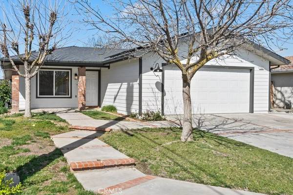 366 N Duke Avenue, Clovis, CA 93612