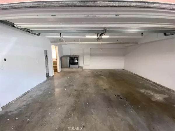 North Hills, CA 91343,8744 Burnet Avenue #2