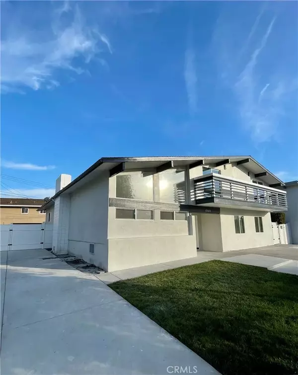 Huntington Beach, CA 92647,17322 Yosemite Circle