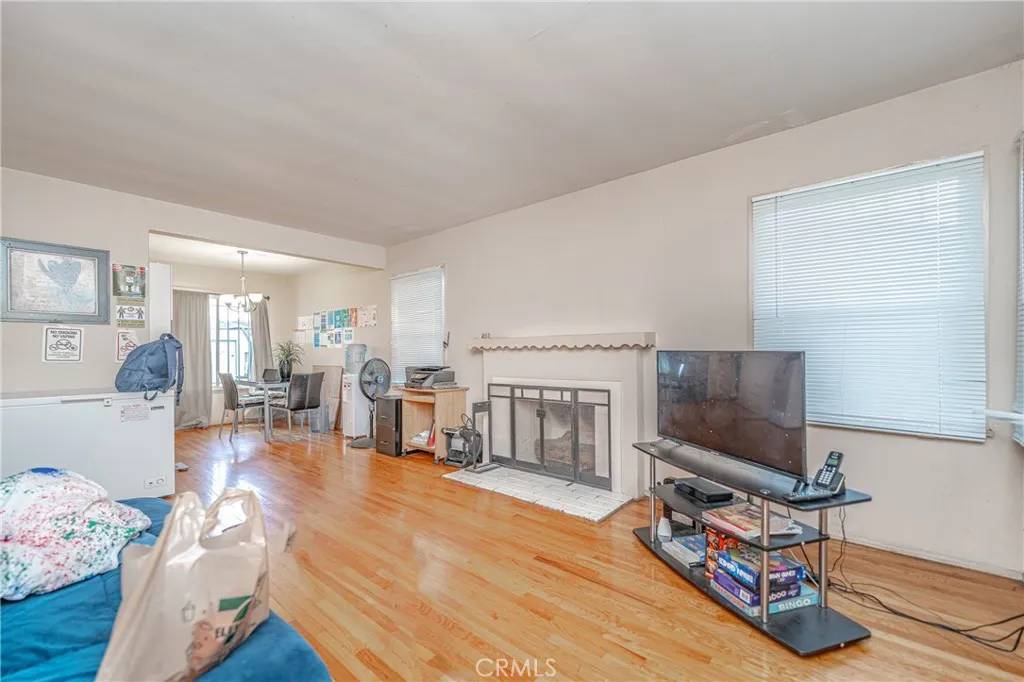 Los Angeles, CA 90008,3834 West Boulevard